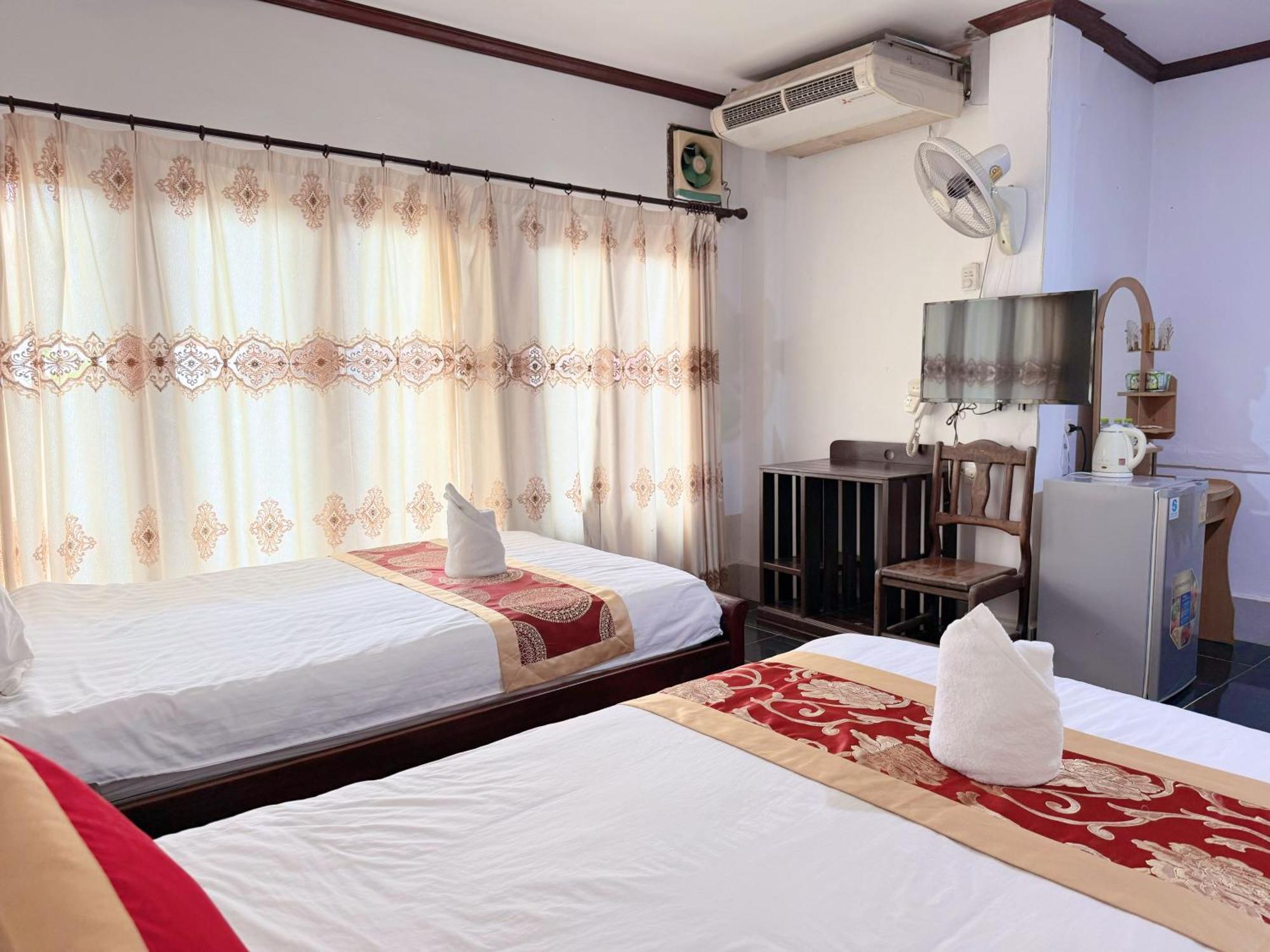Vangvieng Sisavang Mountain View Hotel Vang Vieng Exterior photo