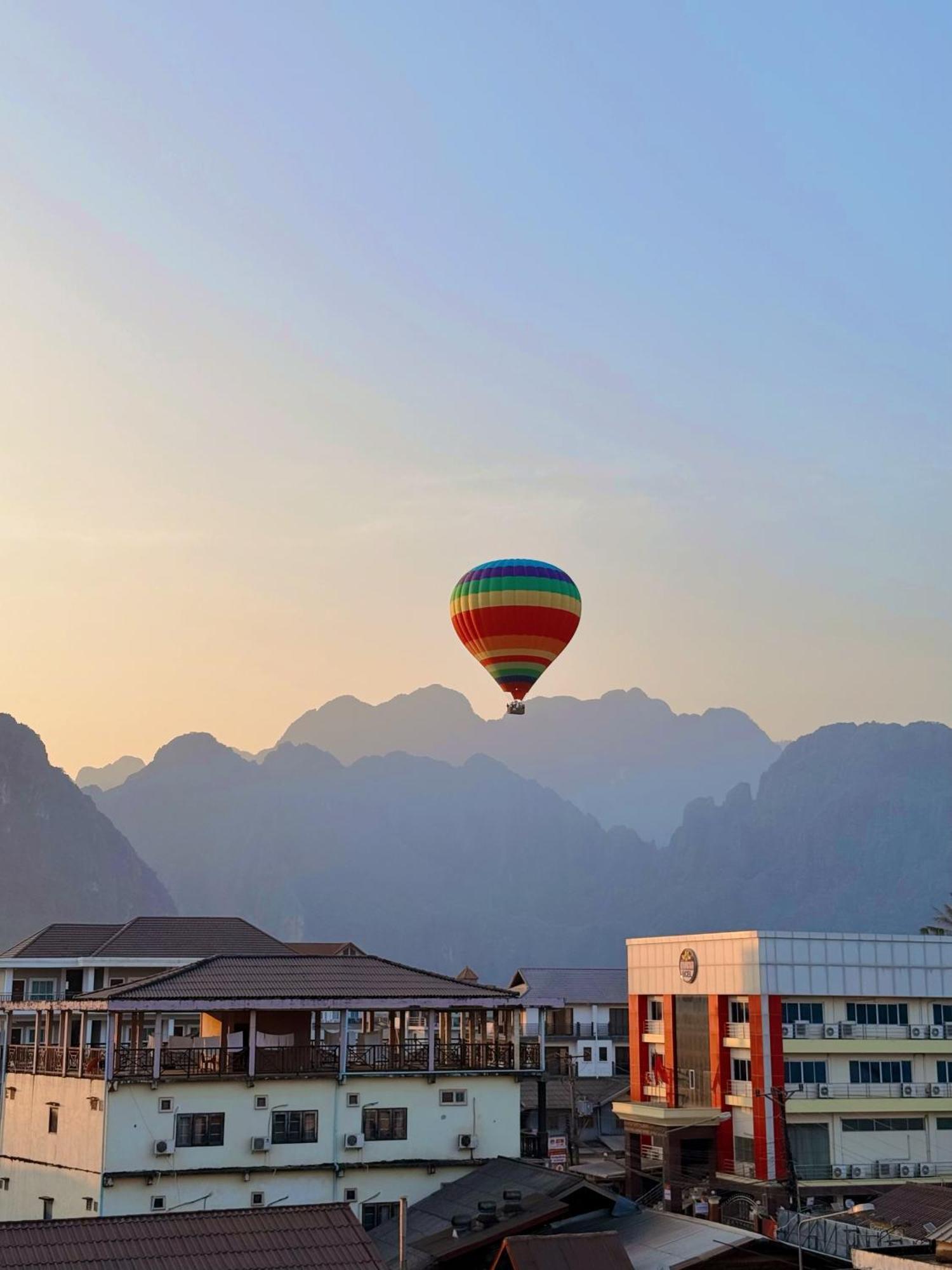 Vangvieng Sisavang Mountain View Hotel Vang Vieng Exterior photo
