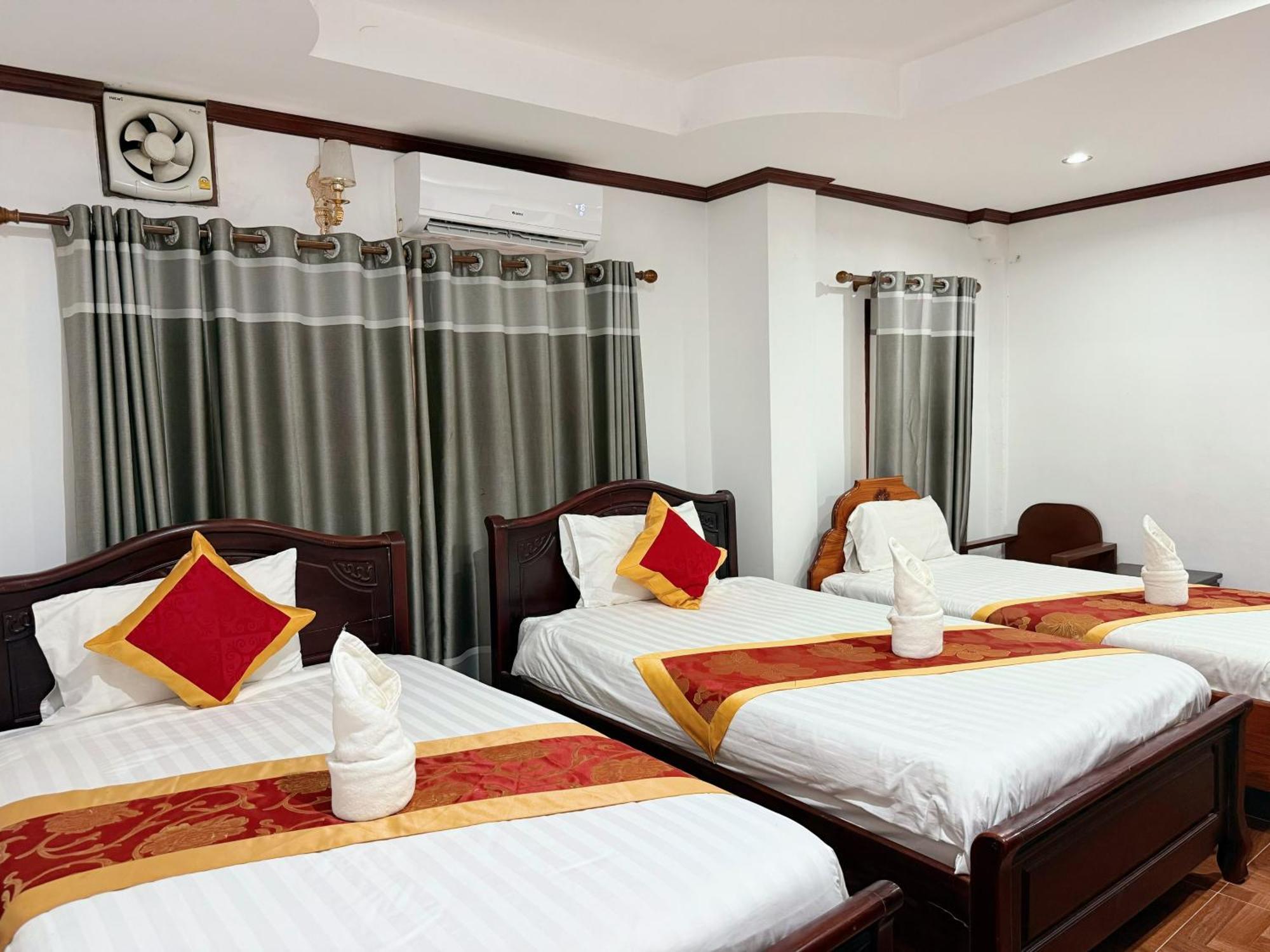 Vangvieng Sisavang Mountain View Hotel Vang Vieng Exterior photo