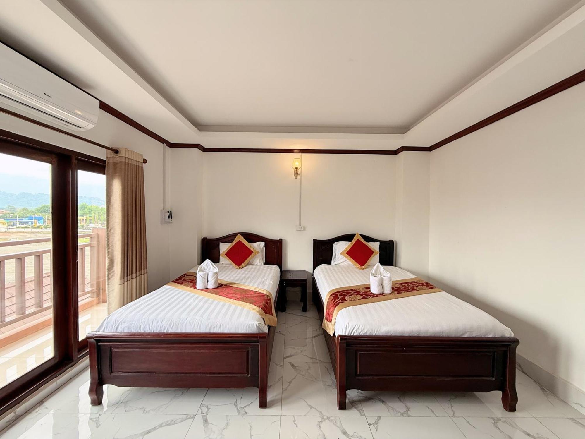 Vangvieng Sisavang Mountain View Hotel Vang Vieng Exterior photo