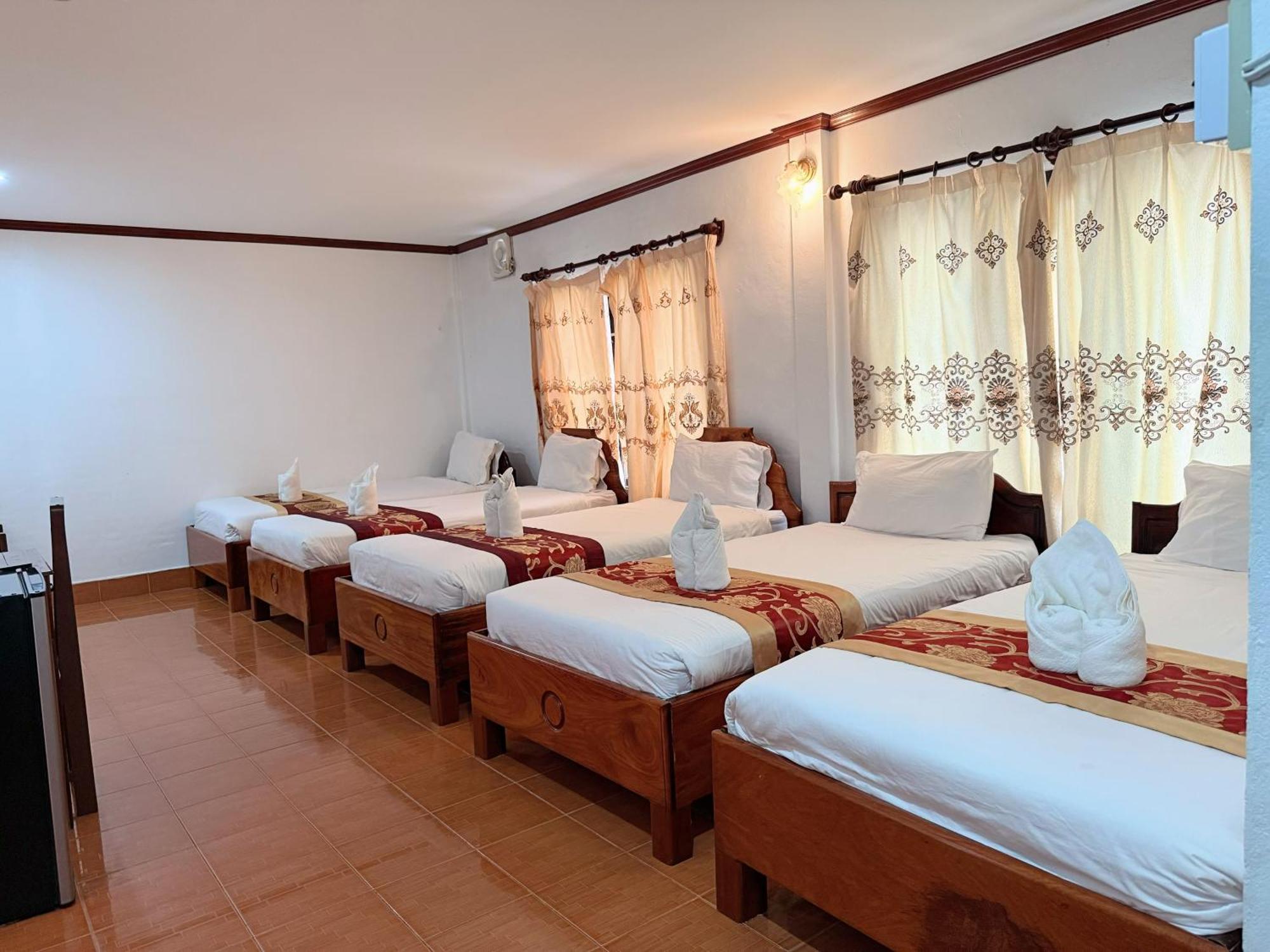 Vangvieng Sisavang Mountain View Hotel Vang Vieng Exterior photo