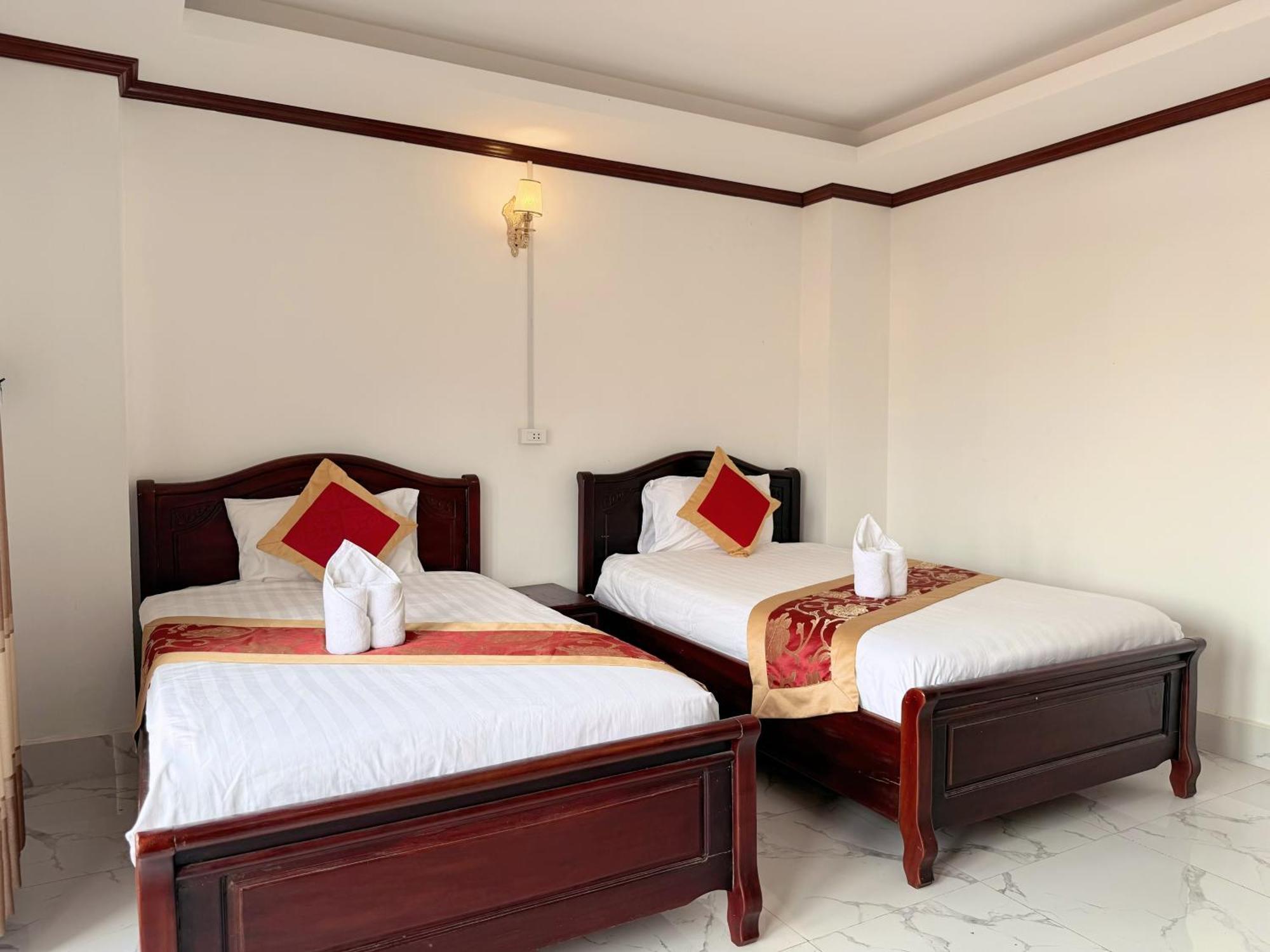Vangvieng Sisavang Mountain View Hotel Vang Vieng Exterior photo