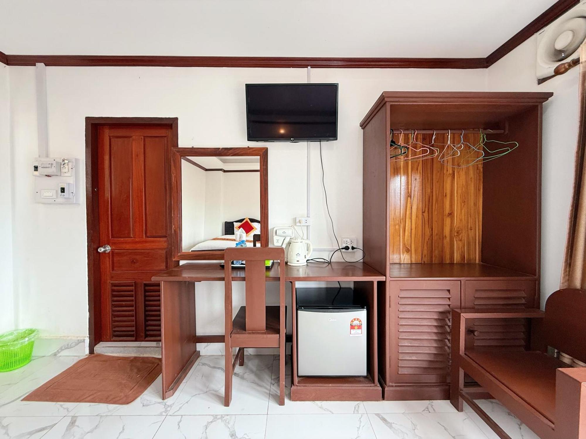 Vangvieng Sisavang Mountain View Hotel Vang Vieng Exterior photo