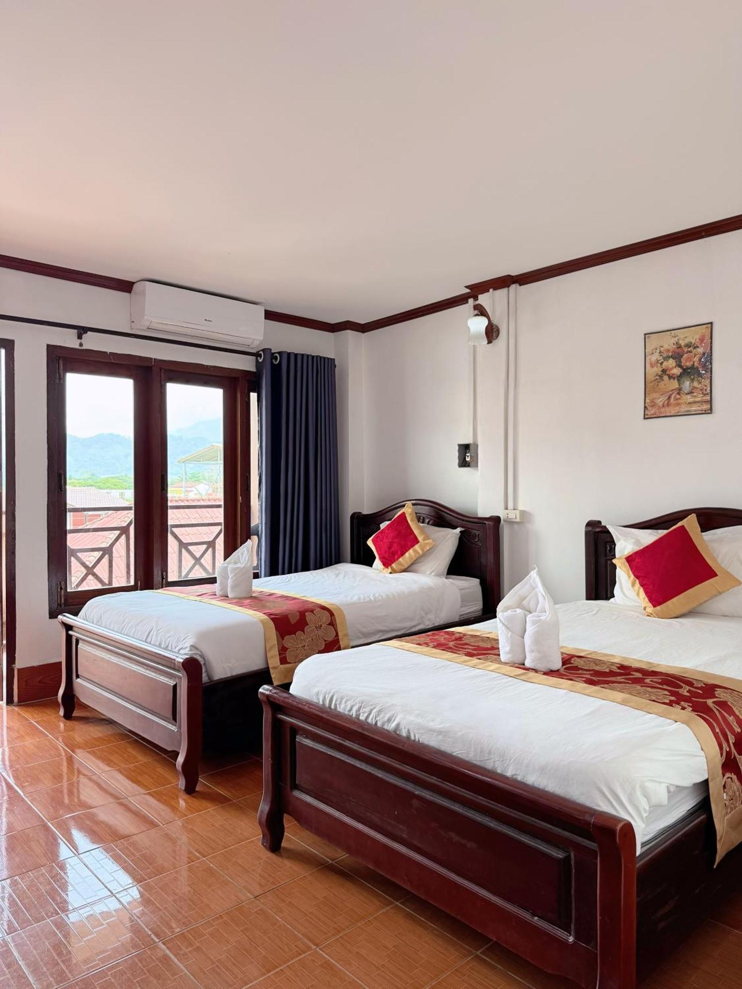 Vangvieng Sisavang Mountain View Hotel Vang Vieng Exterior photo