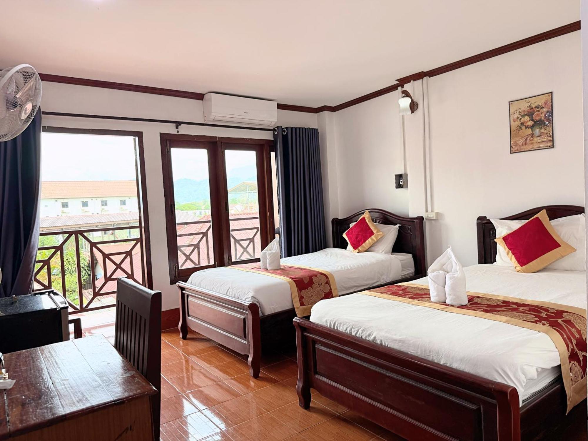 Vangvieng Sisavang Mountain View Hotel Vang Vieng Exterior photo