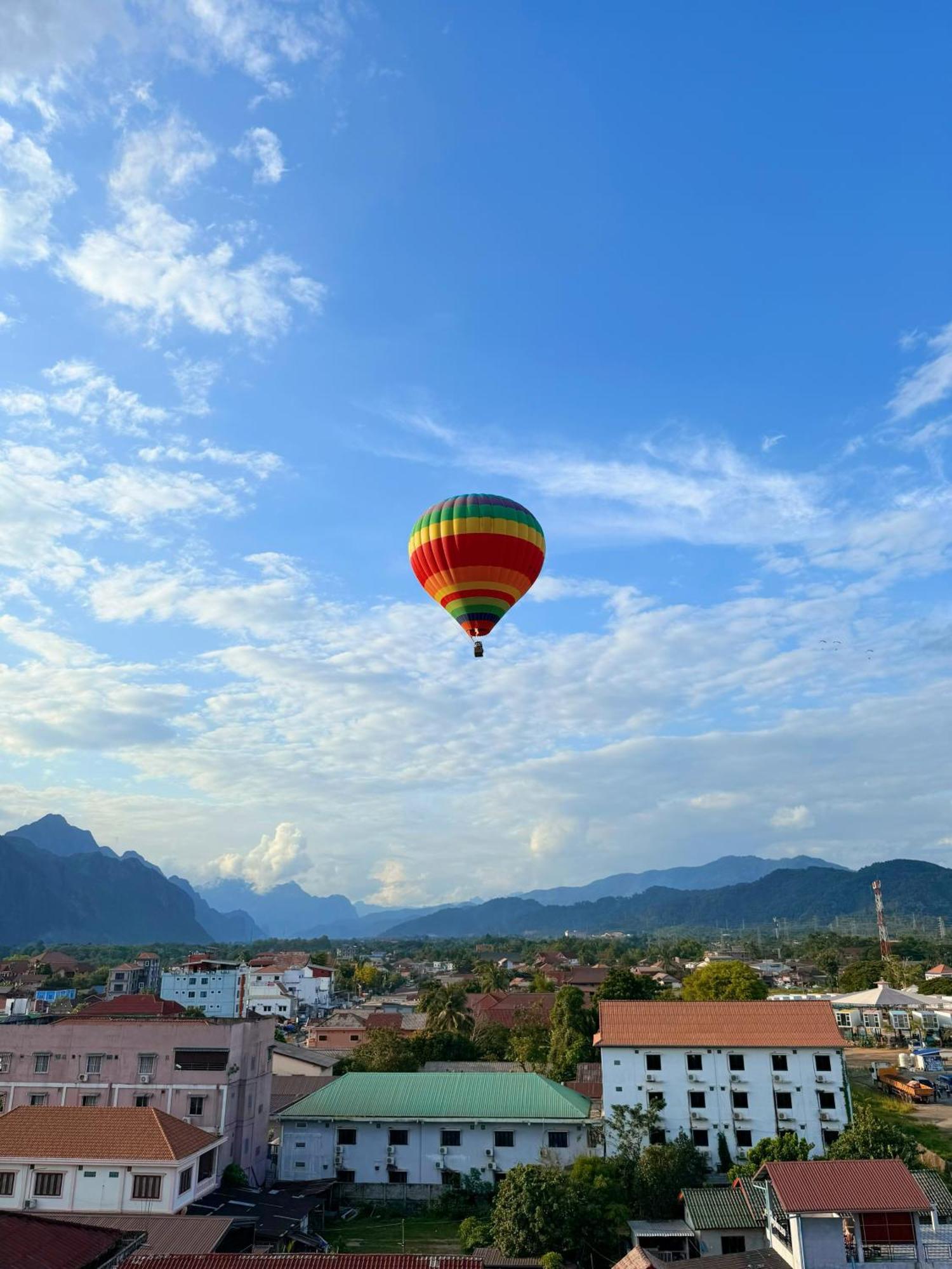 Vangvieng Sisavang Mountain View Hotel Vang Vieng Exterior photo