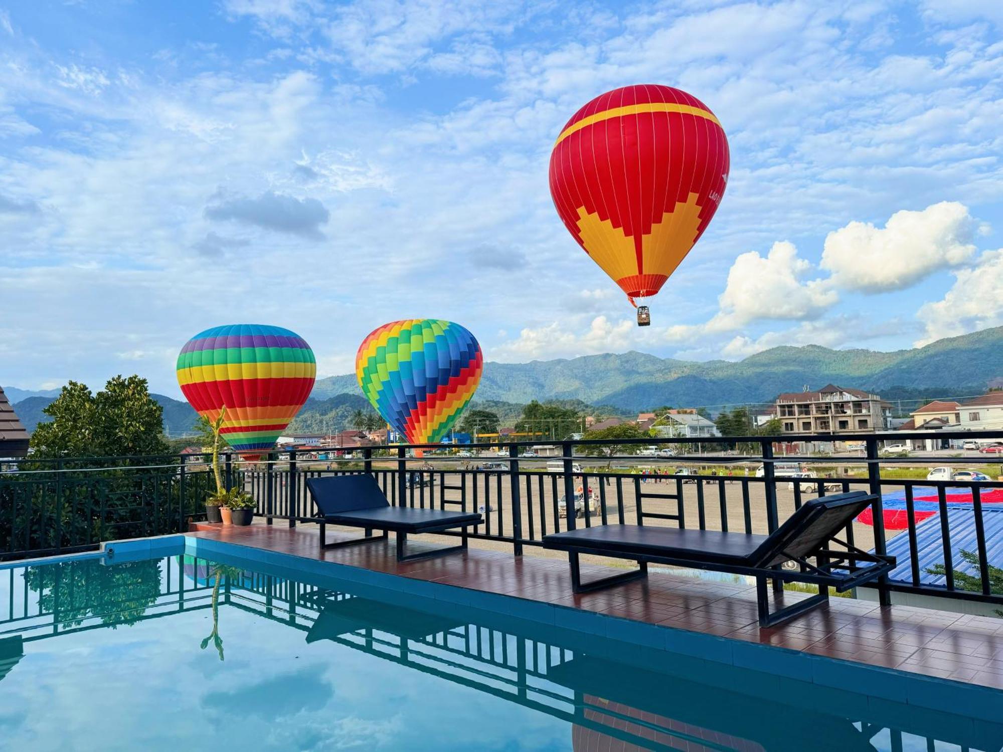 Vangvieng Sisavang Mountain View Hotel Vang Vieng Exterior photo
